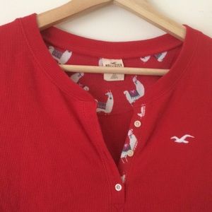 Hollister M red llama print thermal sleep top